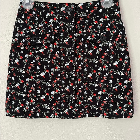 Aritzia Skirt - Picture 3 of 10